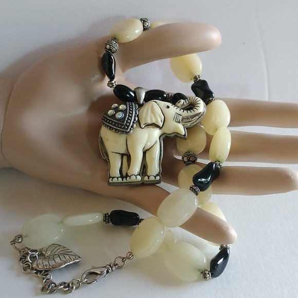 NATURAL ROSE QUARTZ TIBETAN SILVER ELEPHANT TRUNK UP GOOD LUCK PENDANT  NECKLACE - Picture 5 of 8